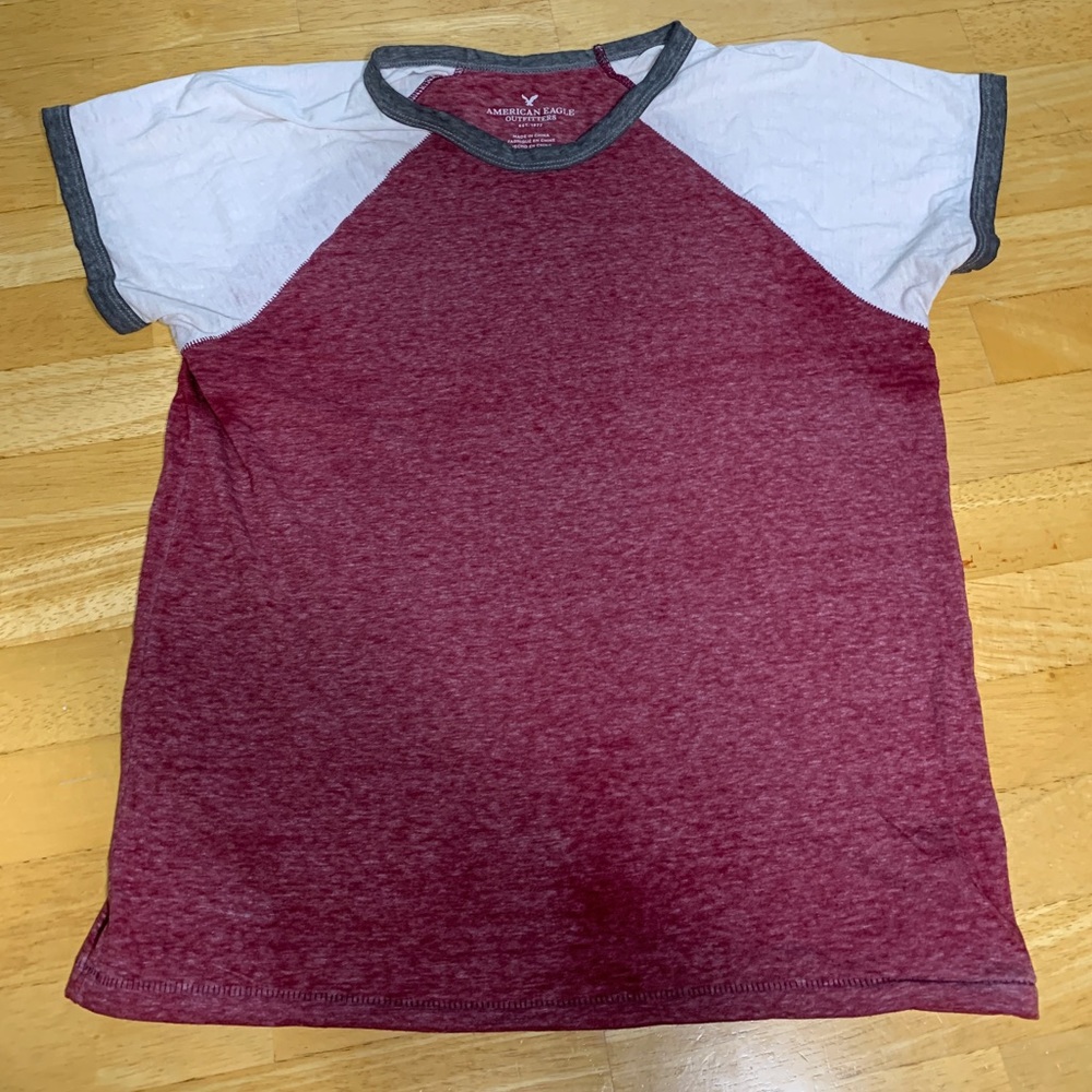 American Eagle Burgundy Tee, S